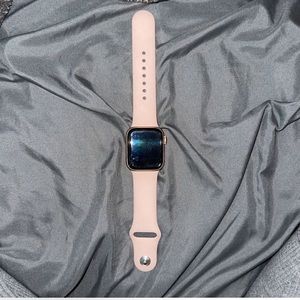 Apple Watch Series 5 rose gold
